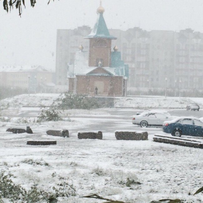 После резкого похолодания в Воркуте выпал снег (13 фото)