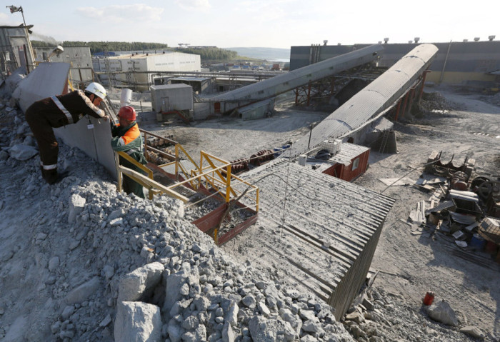 Как происходит добыча золота на руднике Олимпиада (16 фото)
