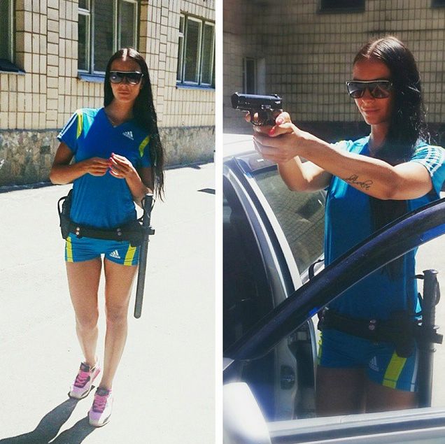 Новой звездой сети стала сотрудница патрульной полиции Киева Людмила Милевич (19 фото)