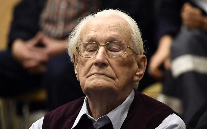 Оскара Гренинга, бывшего бухгалтера Освенцима, приговорили к 4 годам лишения свободы (8 фото)