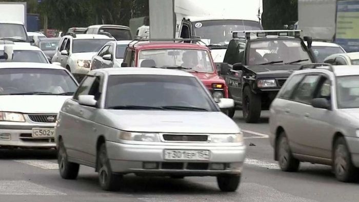 Машины-двойники на российских дорогах (3 фото)