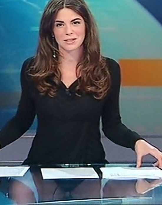 В Италии выпуск новостей совместили с показом нижнего белья ведущих  (6 фото + видео)