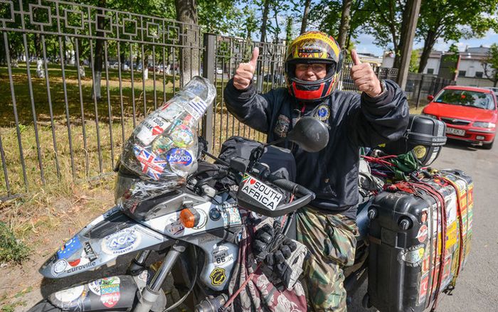 Владимир Ярец – глухонемой путешественник, объехавший весь мир на мотоцикле (46 фото)