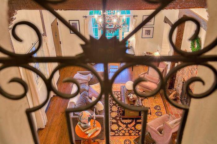 Дом из сериала «Во все тяжкие», в котором жил Джесси Пинкман, выставлен на продажу (11 фото)