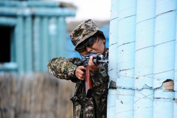 Женщины-военнослужащие армии Казахстана (33 фото)