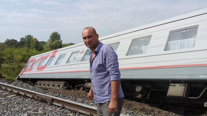 В Мордовии 4 вагона пассажирского поезда сошли с рельс (4 фото)