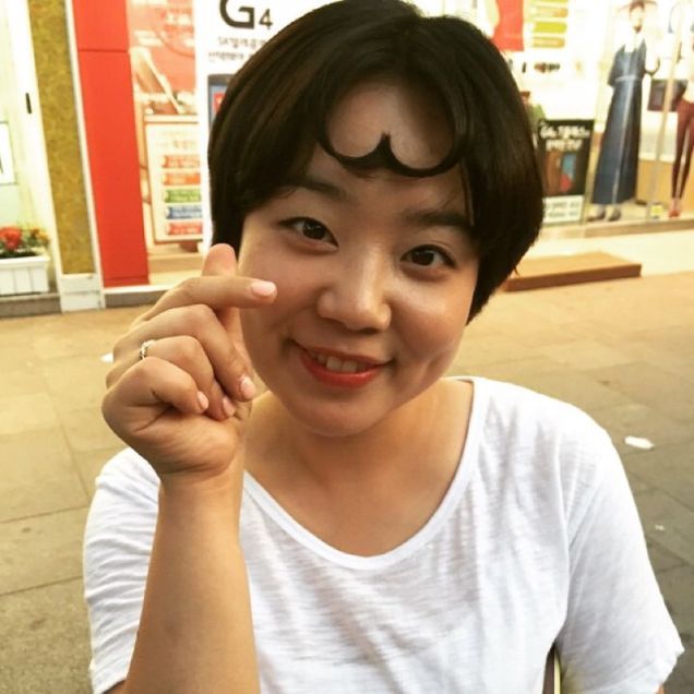 Челки в виде сердечек – новый тренд среди корейских девушек (14 фото)