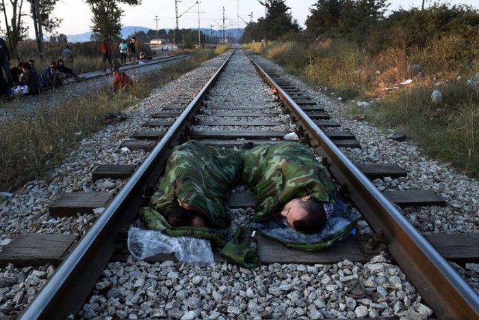 Мигранты из Ближнего Востока заполоняют Европу (30 фото)