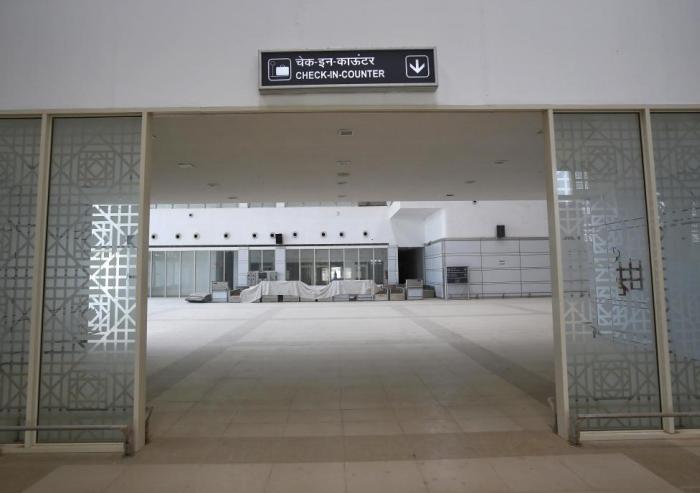 Заброшенный терминал в индийском аэропорту (19 фото)