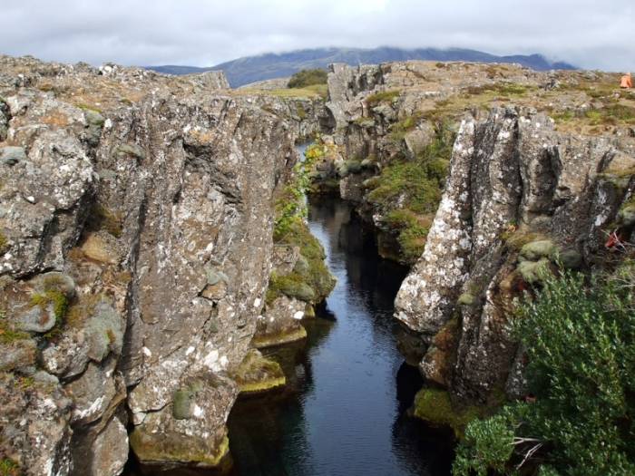 Исландия – место, где расходятся тектонические плиты (11 фото)