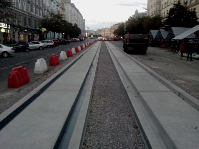 Ошибка во время замены трамвайных путей (2 фото)