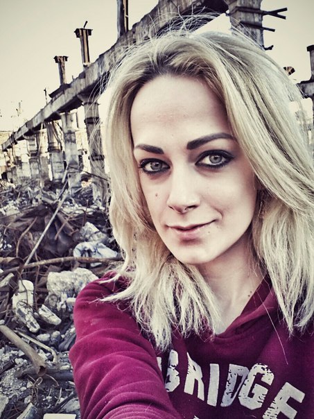 Бывшая участница проекта «Дом-2» Наталья Хим пригласила Ксению Собчак на Донбасс (23 фото)