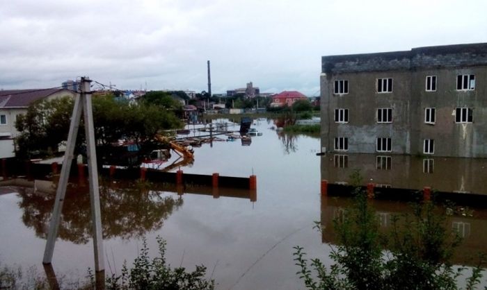 Уссурийск и близлежащие населенные пункты оказались затопленными (19 фото)