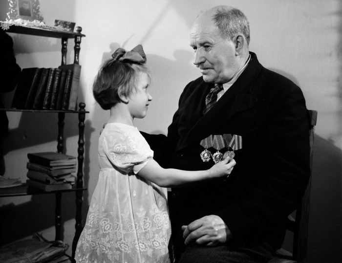 Жизнь в Советском Союзе на снимках Семёна Фридлянда (42 фото)