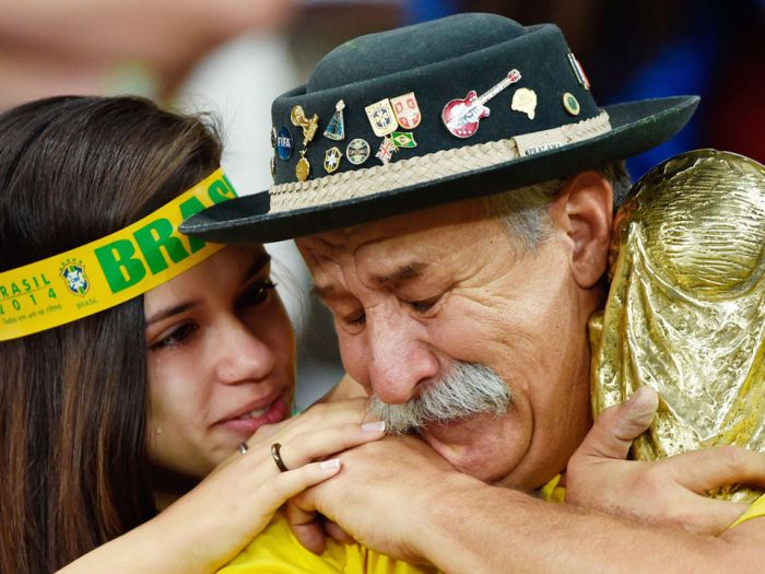 Умер самый известный болельщик сборной Бразилии по футболу (3 фото)