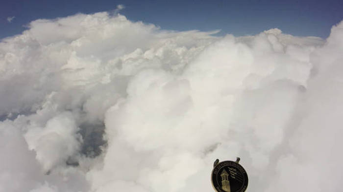 Запустили камеру на большом воздушном шаре (10 фото)