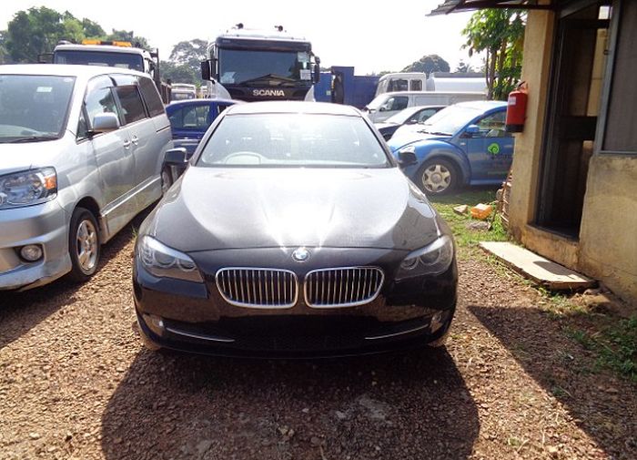 В Уганде нашли угнанные в Великобритании машины на сумму более 1,5 миллионов долларов (7 фото + видео)
