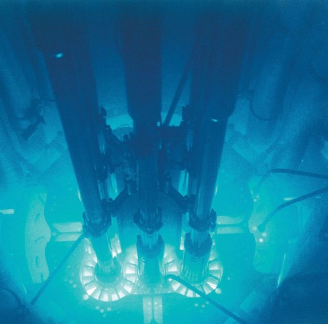 Эффект Вавилова — Черенкова в ядерных реакторах (6 фото)