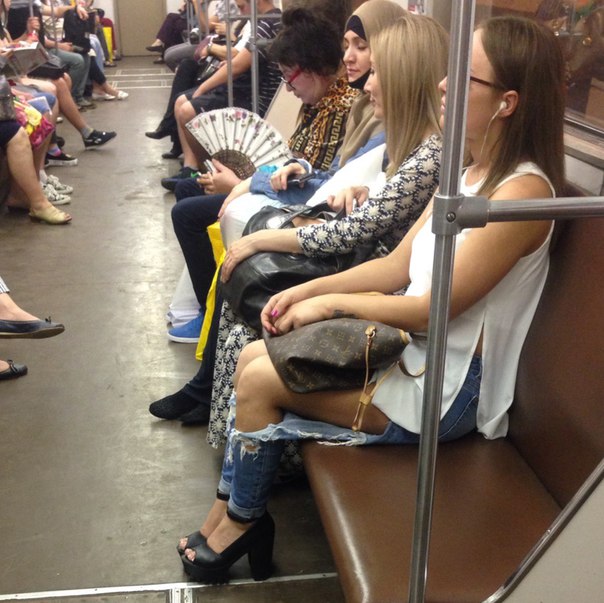«Модники» в московском метро (45 фото)
