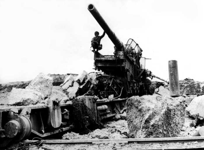 Железнодорожные орудия минувшей эпохи (15 фото)