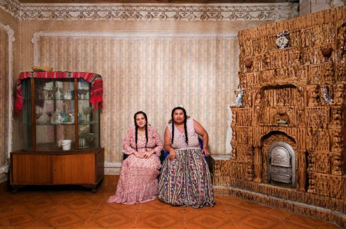 Обычные дома богатых цыган и их обыватели (14 фото)