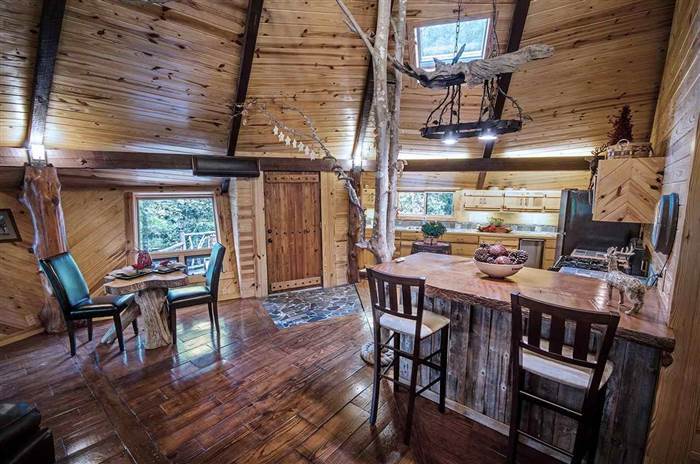 Уютный лесной домик за 135 000 долларов (17 фото)