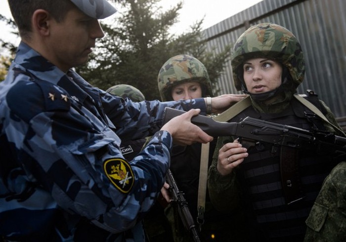 Показательное выступление женского спецназа ГУФСИН (10 фото)