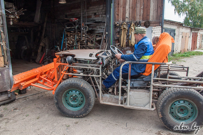 Немного о разработчиках самодельных тракторов из Курской области