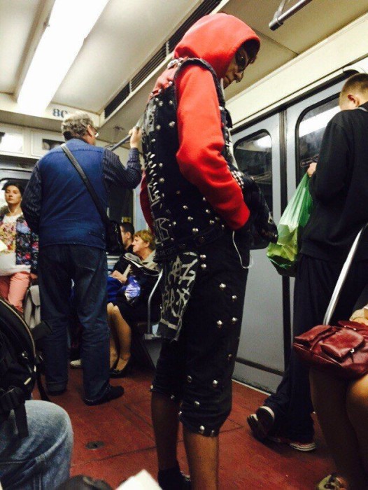 Странные пассажиры метро (41 фото)