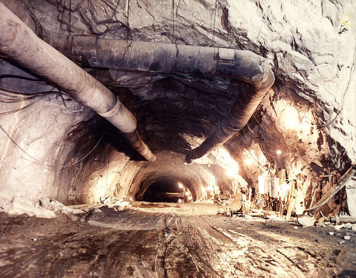 Американский подземный город в горе Шайенн (48 фото)