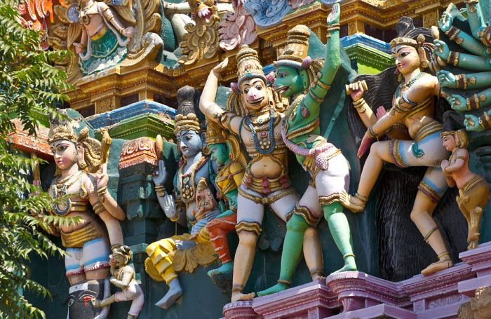 Уникальные скульптуры индийского храма Минакши (17 фото)