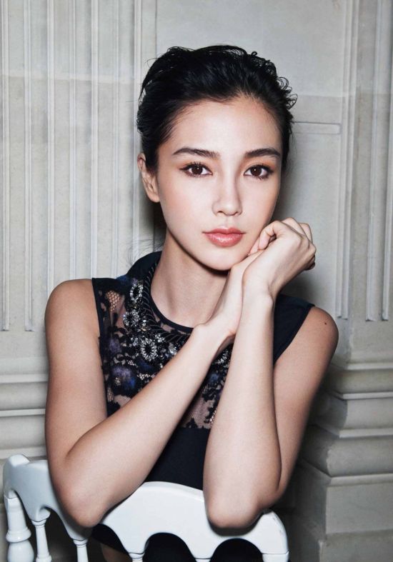 Китайской актрисе Енг Вин (Анджеле Бэйби) пришлось доказывать натуральность своей красоты (21 фото)
