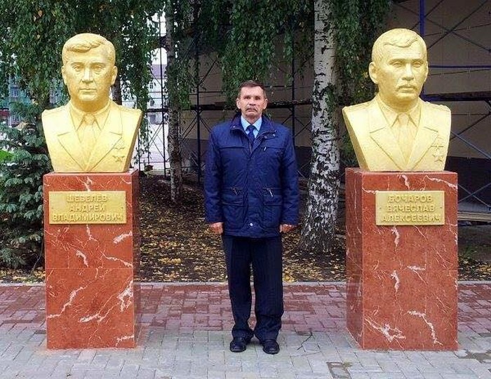 Вячеслав Бочаров - настоящий герой (4 фото) Вячеслав Бочаров - настоящий герой (4 фото)