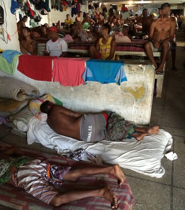 Типичные бразильские тюрьмы (13 фото)