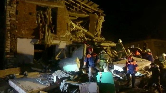 В Хабаровском крае из-за взрыва газа рухнул подъезд жилого дома (5 фото)