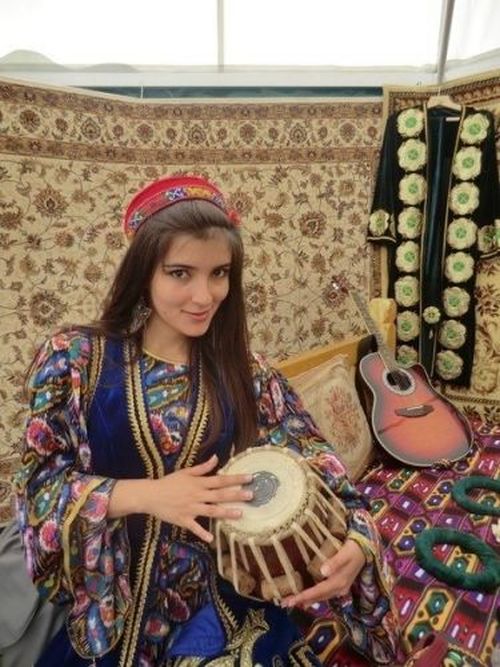 Красота таджикских девушек на фото из соцсетей (19 фото)