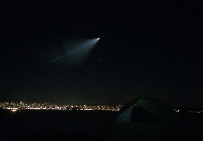 Ракету ВВС США в небе над Калифорнией приняли за НЛО (7 фото + видео)