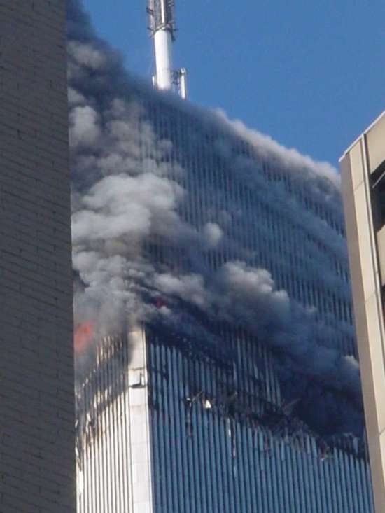 Фото с места теракта во Всемирном торговом центре, Нью-Йорк 11 сентября 2001 год (27 фото)