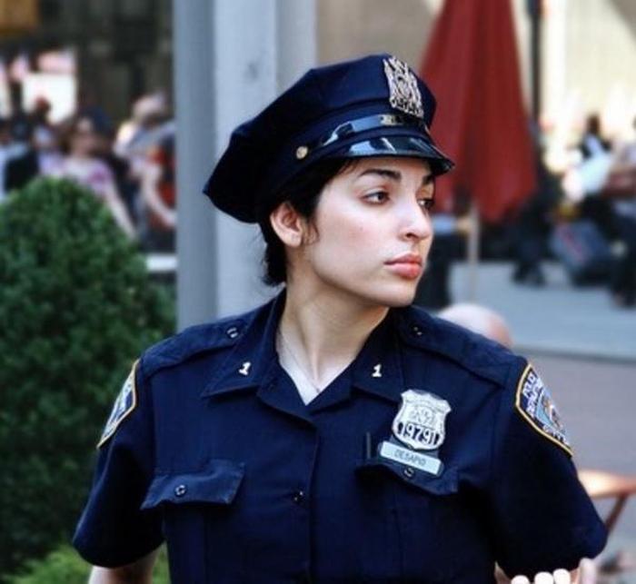 Женщины-полицейские из разных стран мира (23 фото)
