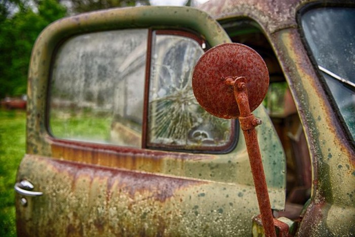 Самое старое в мире кладбище автомобилей (19 фото)