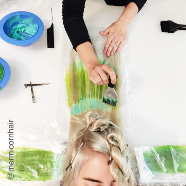 Парикмахеры придумали, как сделать прическу похожей на волосы русалки Ариэль (12 фото)