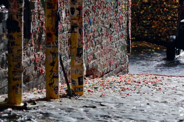 Власти Сиэтла уничтожат знаменитую «стену жвачки» (11 фото)