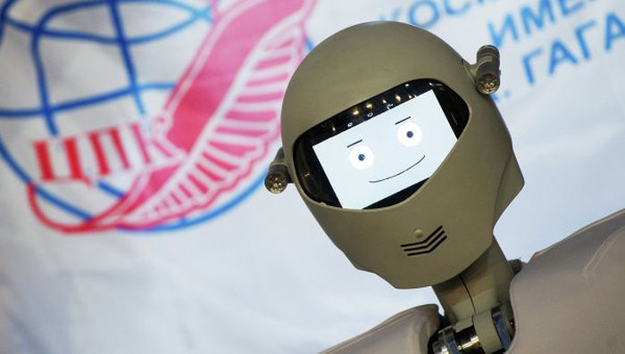 В России разработали робота-помощника для космонавтов (3 фото)