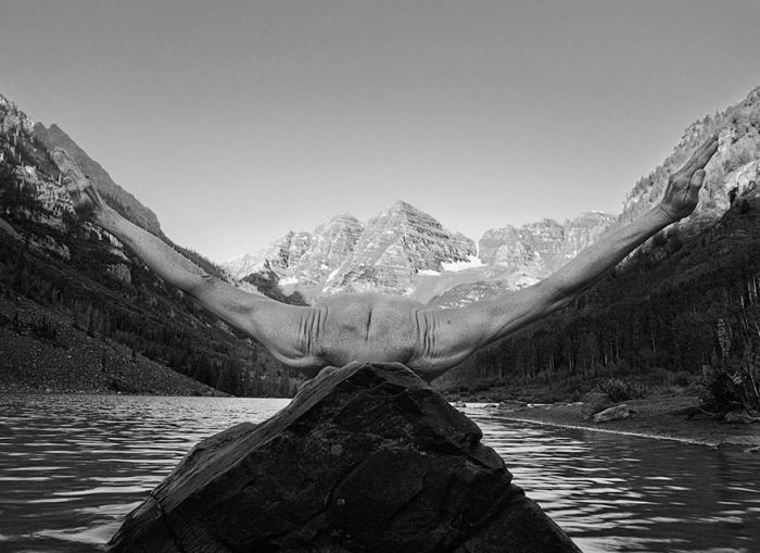 Сюрреалистические фотографии Арно Минккинена, демонстрирующие близость человека и природы (17 фото)