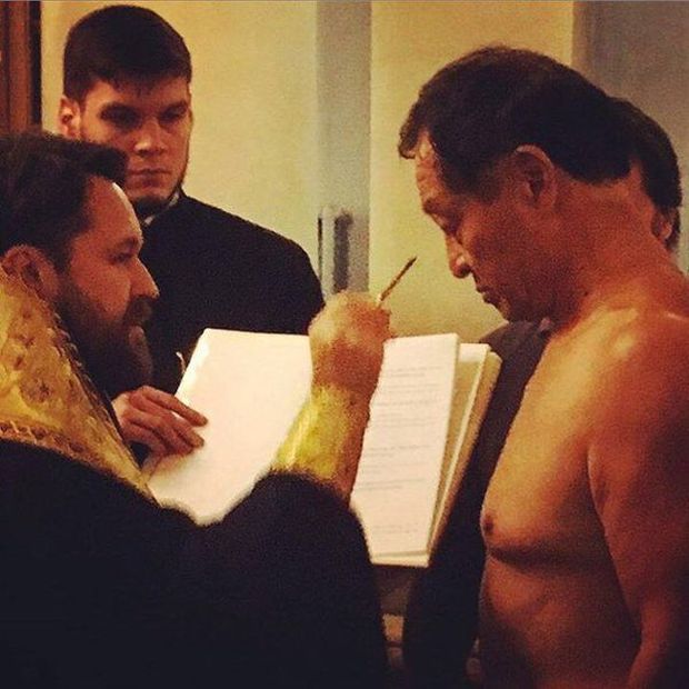 Актер Кэри-Хироюки Тагава, Шан Цунг из Mortal Kombat, принял православие и намерен получить российское гражданство (7 фото)