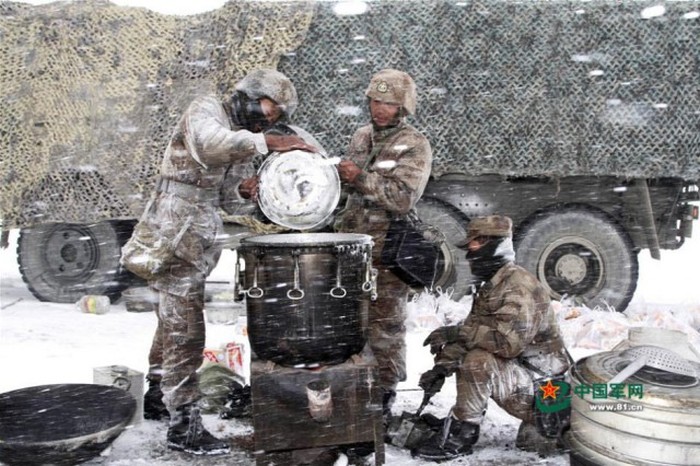 Зимние учения китайской армии (26 фото)