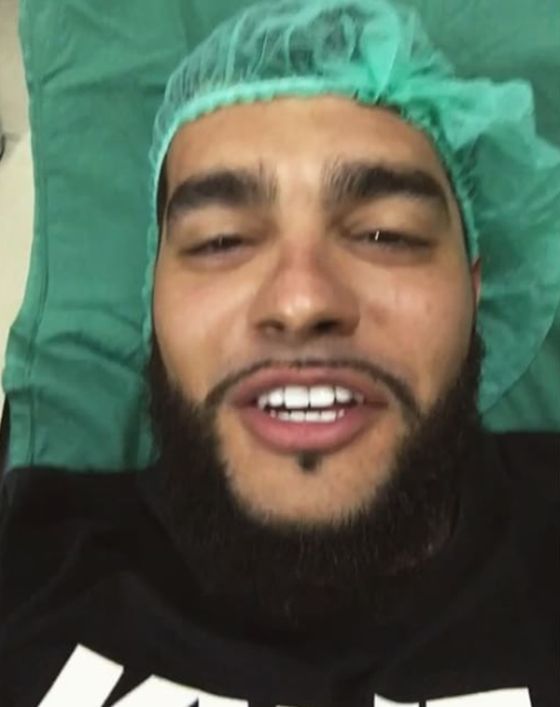 Из ноги рэпера Тимати врачи извлекли зубы, напавшей на него барракуды (4 фото)