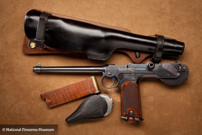 Шедевры оружейных мастеров в музее National Firearms (40 фото)