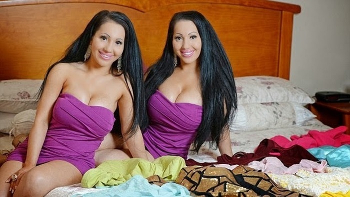 Австралийские близняшки потратили 250 000 долларов, чтобы стать самыми похожими друг на друга людьми (10 фото)