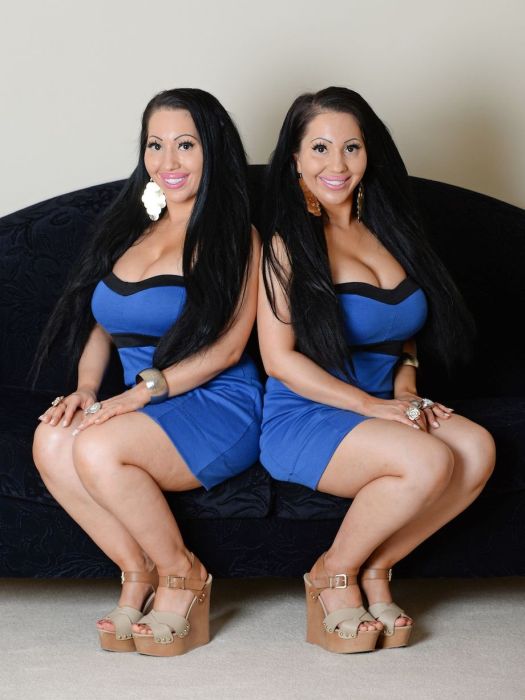 Австралийские близняшки потратили 250 000 долларов, чтобы стать самыми похожими друг на друга людьми (10 фото)